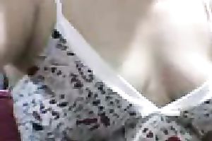 Nuahgyt Thai older hoe craves to show off her goodies