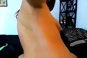 Damn sexy large breasted and bootyful livecam dark head posed bare