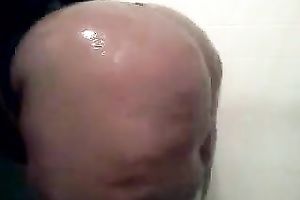 Big ass arse in the shower is even more sexier when wet