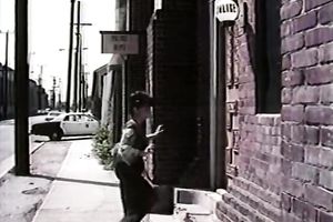 Horny policeman fingers haired kitty of prisoned whore