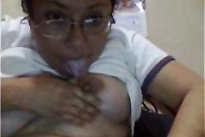 Insane aged whore demonstrates her saggy natural tits