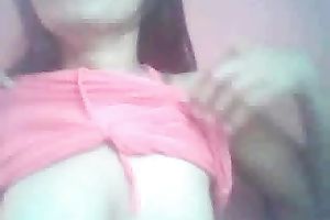 Big boobed Pinay livecam slut plays with her rack for me