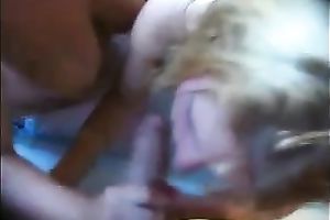 Having 3some with nasty German sluts in the baths