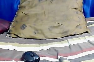 Delicious curvy mother I'd like to fuck playing with her cum-hole on livecam with me