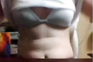 Pretty dark brown hottie with merry bumpers flashes her hairy love tunnel on livecam