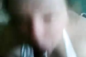 White juvenile babe blows to acquire her 1st portion of cum