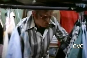 Kinky dawg greedily eats love tunnel of blonde head whore