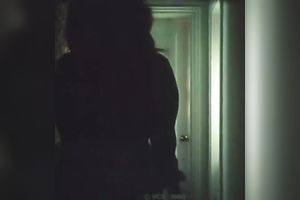 Sizzling skinny housewife admires a dude with her oral job skills