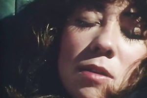 Sizzling skinny housewife admires a dude with her oral job skills