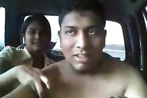 Plump busty Indian hooker jacks off my friend's schlong in car