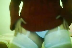 Just a latin chick bootylicious wench being a doxy on the cam