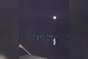 Amazing wild FMM 3some in the barn with excited hottie