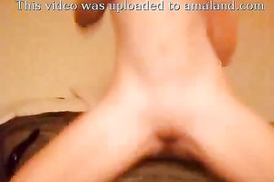 Skinny wife disrobes and shows her twerking skills in livecam solo