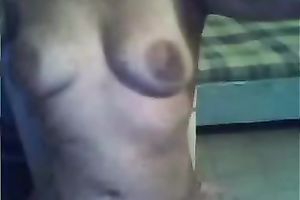 Kinky dilettante web webcam floozy showed off her natural usual mangos