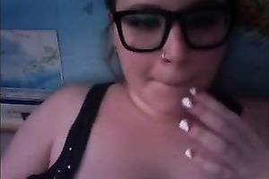 Awesome voluptuous cam doxy with large rack was teasing her snatch