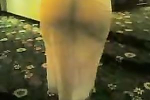 Arab prostitute with mesmerizing chubby arse dances for me