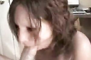 Slutty amateur milfie engulfing penis to acquire her 1st ever spunk flow