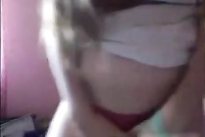 Cute dilettante hottie flashed her worthy pink wet fur pie