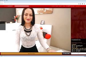 She is one of my favourite livecam model and this solo session shows why