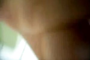 I discover seeing my lustful girlfriend pee a great turn on