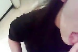 Sweet and voracious dark haired Italian beauty was completely into engulfing lollicock