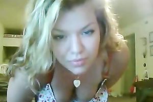 Demonstrating my body and fingering my muff on the floor