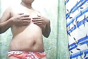 Chubby mature unsightly livecam Filipina floozy flashed her unattractive saggy whoppers