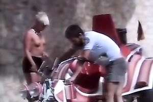 Short-haired nymphomaniac want to engulf as much as possible knobs