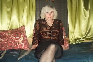 My Married slut shows her wicked side by engulfing my penis on camera