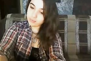 Hot cam sexploitress flashes her biggest love melons