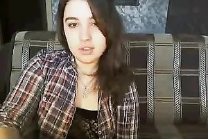 Hot cam sexploitress flashes her biggest love melons