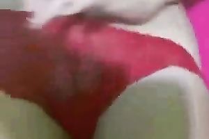 Seductive beauty from ComicCon rubs her hairless cunny in front of me