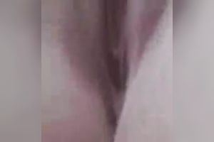 Seductive beauty from ComicCon rubs her hairless cunny in front of me