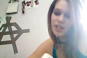 Young rocker girlfriend gives me good fellatio on camera