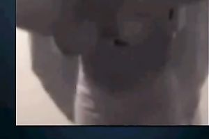 Nice milk sacks and round butt on the webcam from an dilettante playgirl