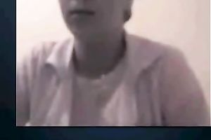 Nice milk sacks and round butt on the webcam from an dilettante playgirl