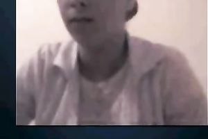 Nice milk sacks and round butt on the webcam from an dilettante playgirl