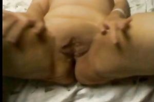 Chubby non-professional slutty wife with hairless muff widens her legs