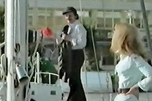 Dirty sea walk with breasty blondies ends with pleasant wet crack licking