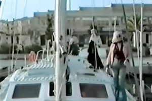 Dirty sea walk with breasty blondies ends with pleasant wet crack licking