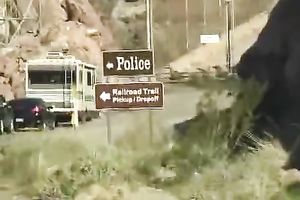 Slutty girlfriend gives me one hell of a tugjob right in my car