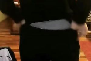 This amateur golden-haired slutwife on webcam has smth to impress me