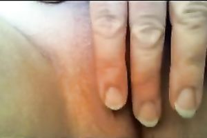 Anonymous older doxy pleases her own cunt with fingers