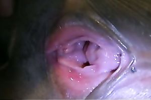 Magnificent seductress shows off her trickling juicy love tunnel