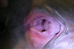 Magnificent seductress shows off her trickling juicy love tunnel