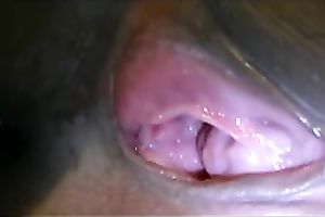 Magnificent seductress shows off her trickling juicy love tunnel