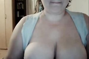Hot plumpy web camera white women with teases me with her massive boobies