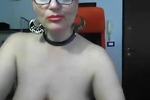 Nerdy golden-haired haired older slut positions topless for me on livecam