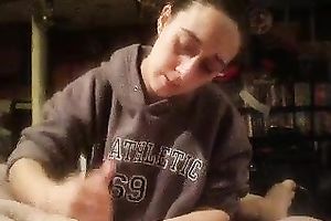 My ex girlfiend with black hair and hawt face gives a hand job