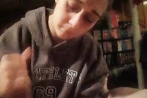 My ex girlfiend with black hair and hawt face gives a hand job